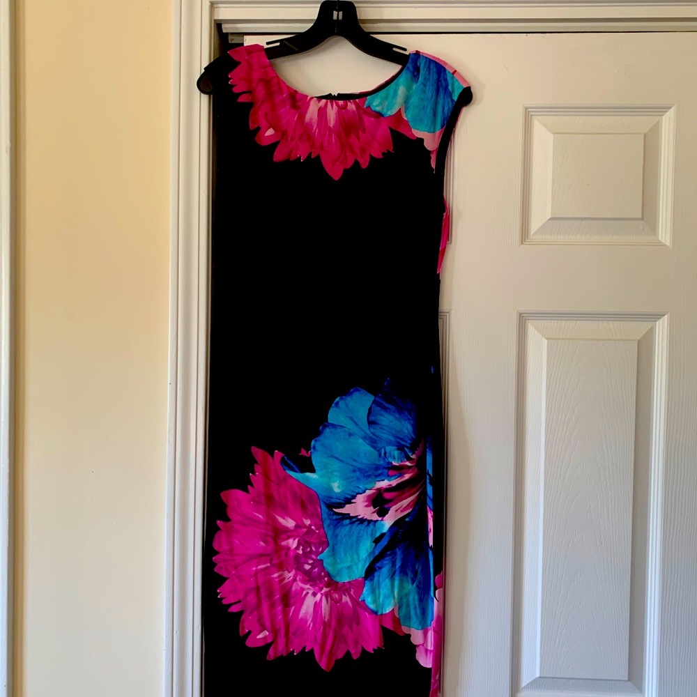 Women’s sheath dress.